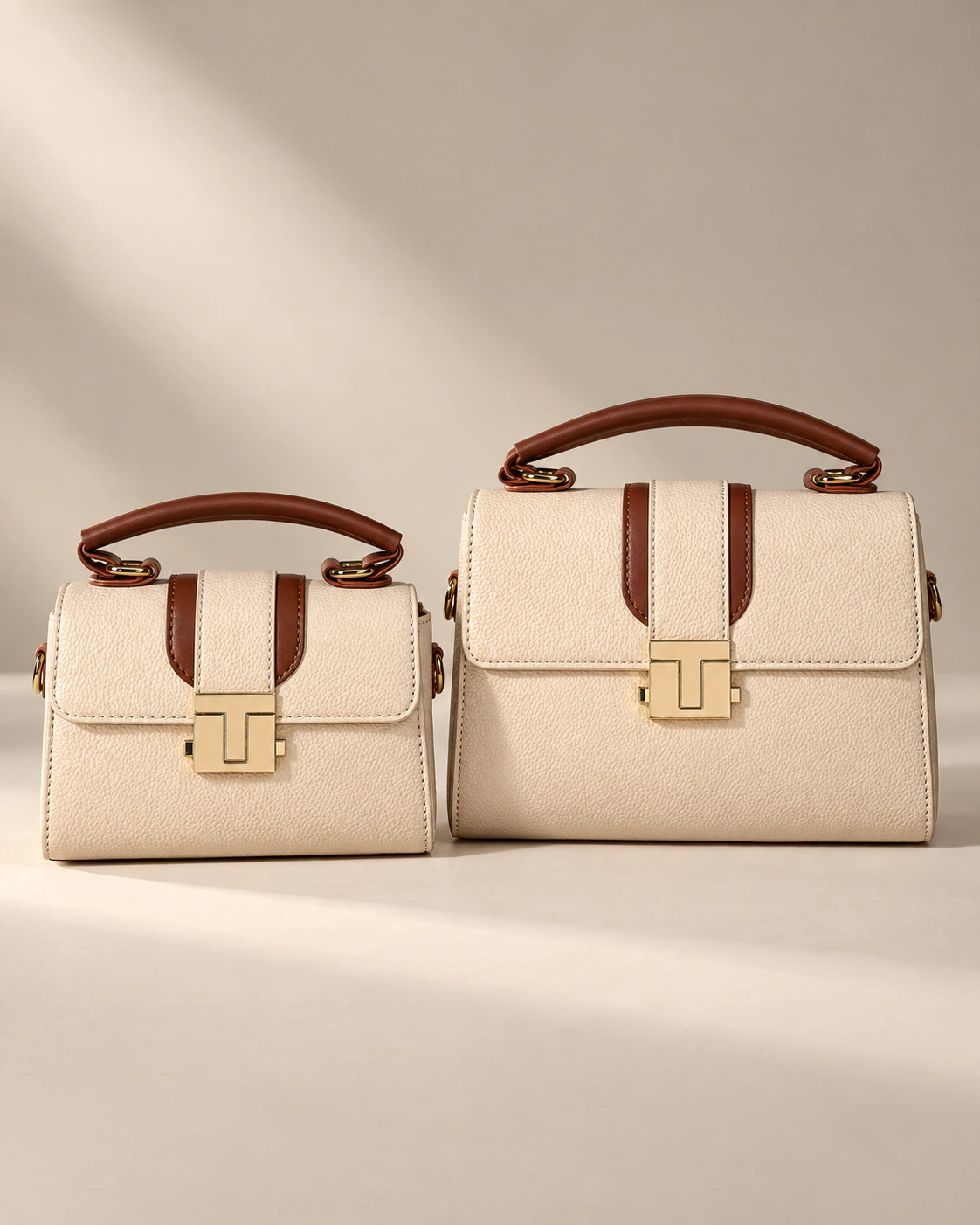 Bolsa Estruturada Lucky Girl Off-White com Faixa Marrom e Fecho T